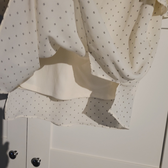 Elegant Alfred SUNG Cream Polka Dot Blouse - Picture 4 of 5